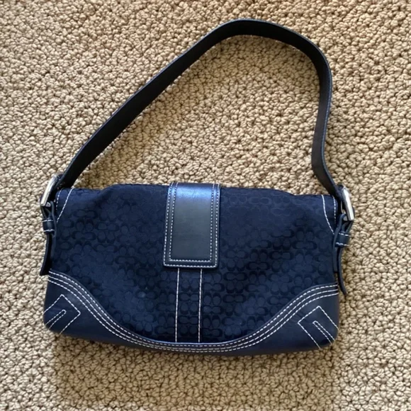 Coach purse - Picture 2 of 3